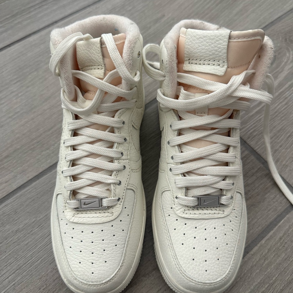 Nike Women's White and Pink Sneakers